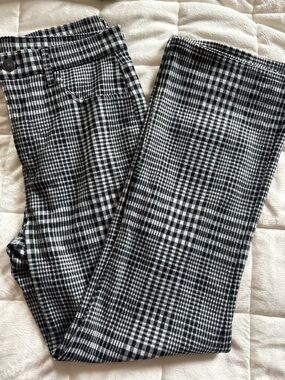American Eagle Outfitters Black and White Plaid pants Label Detail